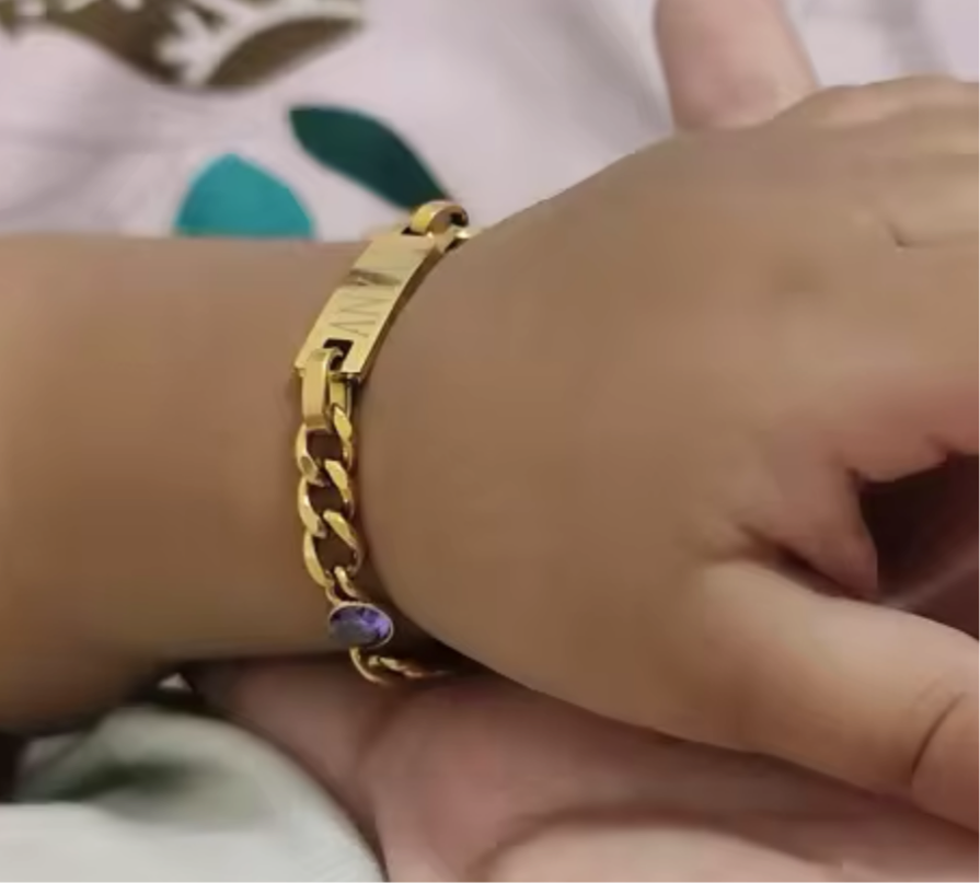 Bebê - pulseira com nome infantil e pedra de nascimento dourada