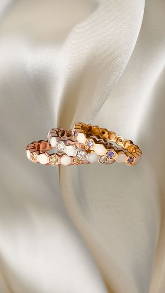 moedermelk ring met geboorte steentjes in de kleur van een maand