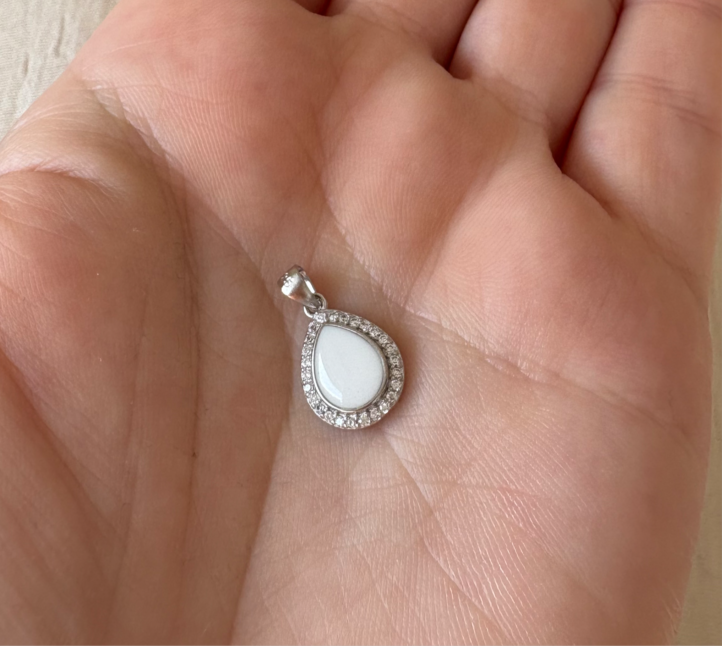 Colgante circonitas lágrima