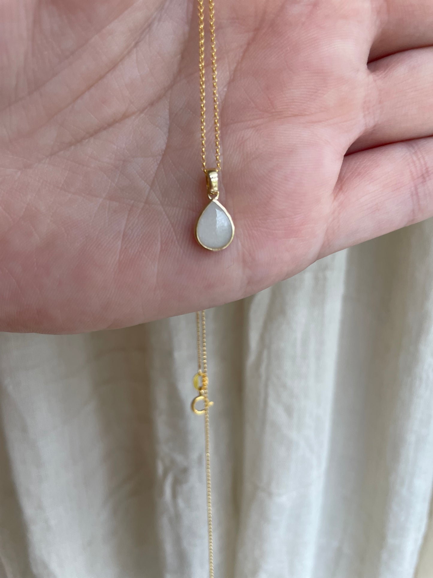 Percha Odette - plata, baño de oro, baño rosado