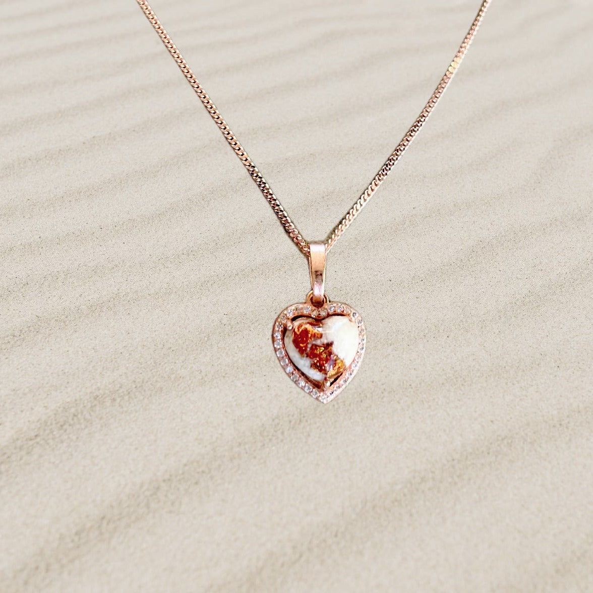 El colgante de piedra del corazón M - plata, chapado en rosa