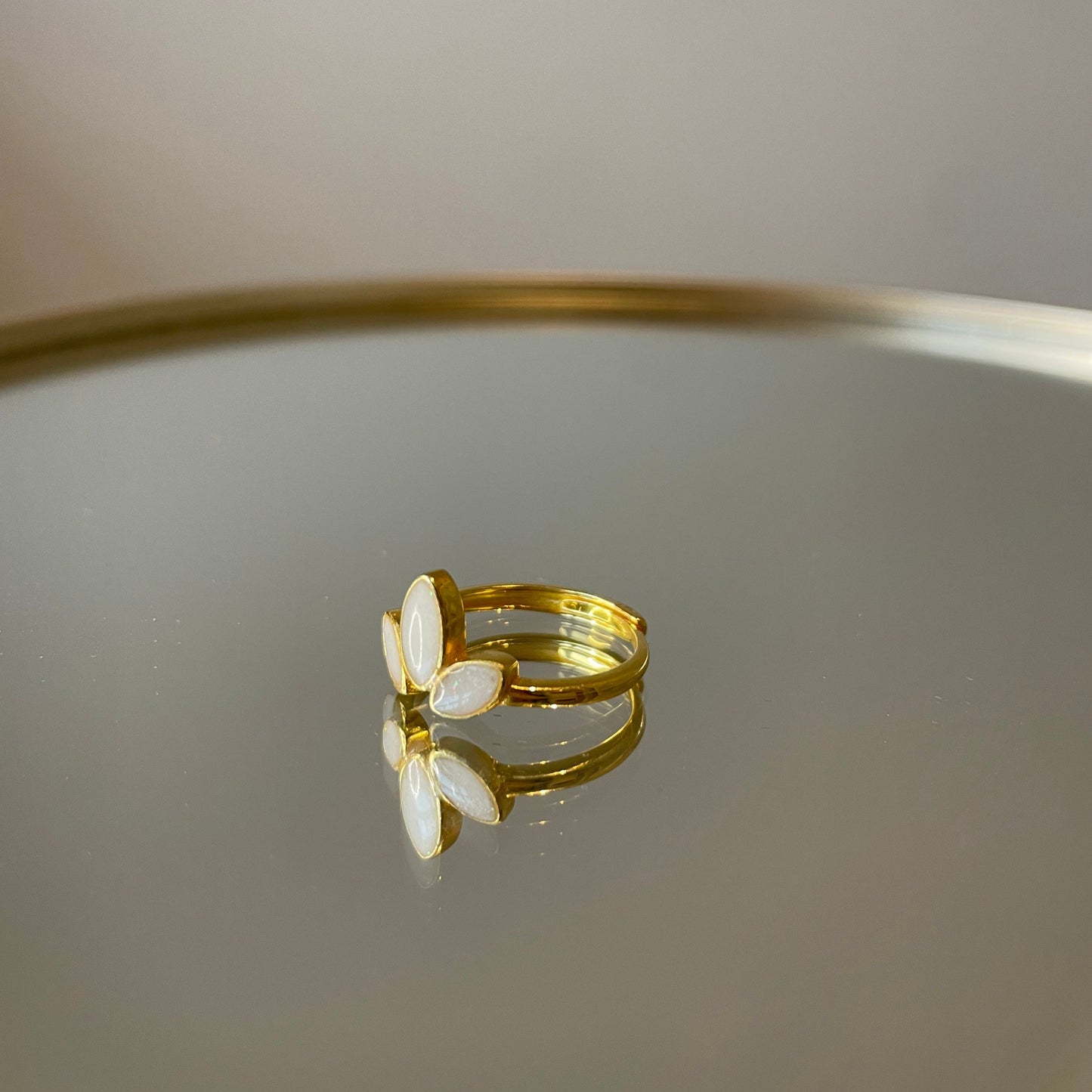 Anel de leite materno com flor de lótus - banhado a ouro, banhado a rosa, prata