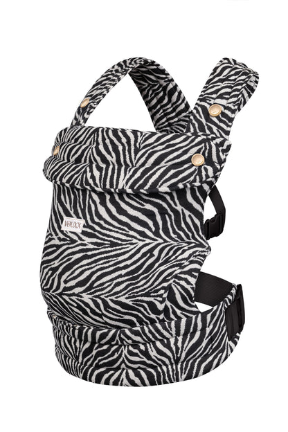 Ergonomische baby draagzak in zebra print. Duurzaam gemaakt in Nederland. Stijlvol 