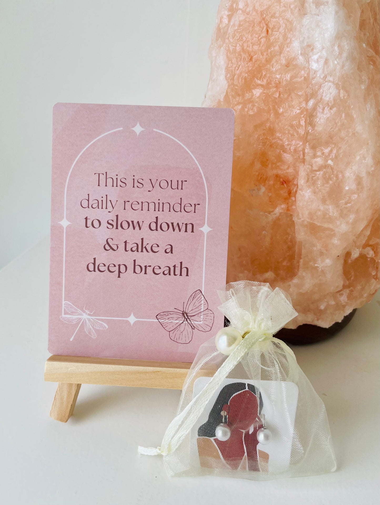 Cartes d'affirmation avec boucles d'oreilles et support pour mamans