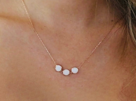 Ketting met 3 dots hangers - 14 karaat goud (ook mogelijk met 1 of 2 hangers)