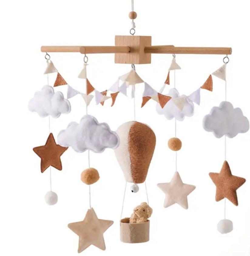Bär und Schaf Baby Mobile aus Holz und Filz handgefertigt (in 3 Farben)
