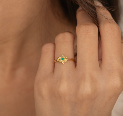 Anello fiore nascita oro