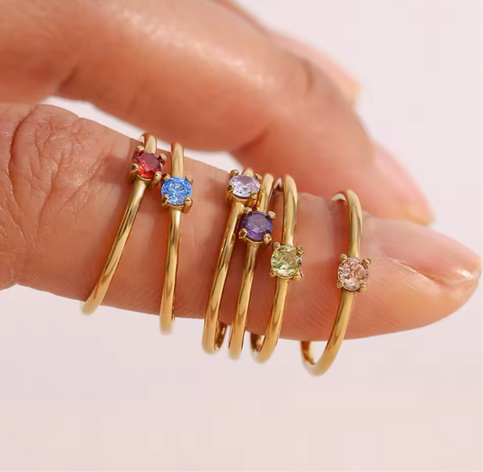 Bague avec pierre de naissance coulissante en or