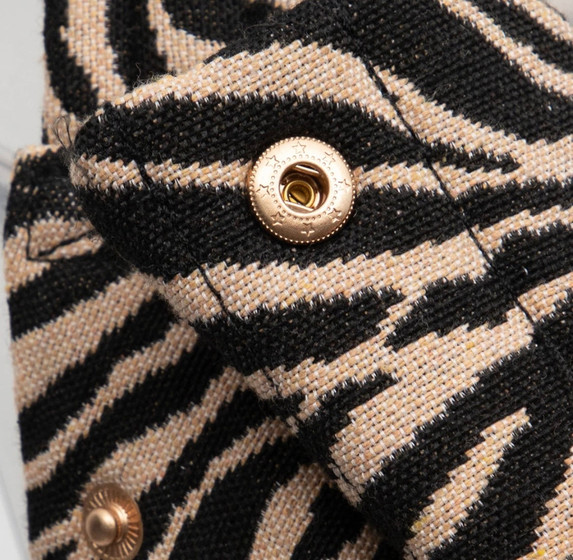 Vouxx porta-bebês zebra areia (pré-encomenda)