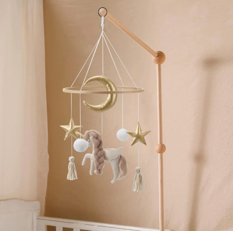 Mobile bébé licorne étoiles