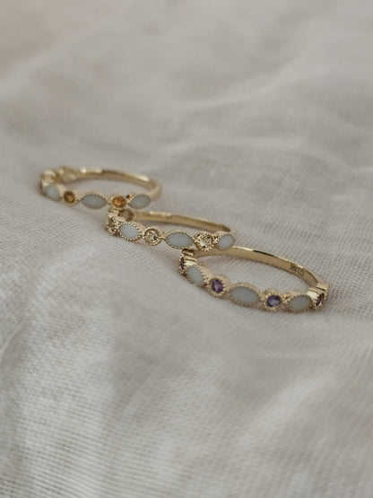 Anel de leite materno Céline pedras de nascimento, banhado a prata, ouro e rosa (também disponível sem serrilhados)