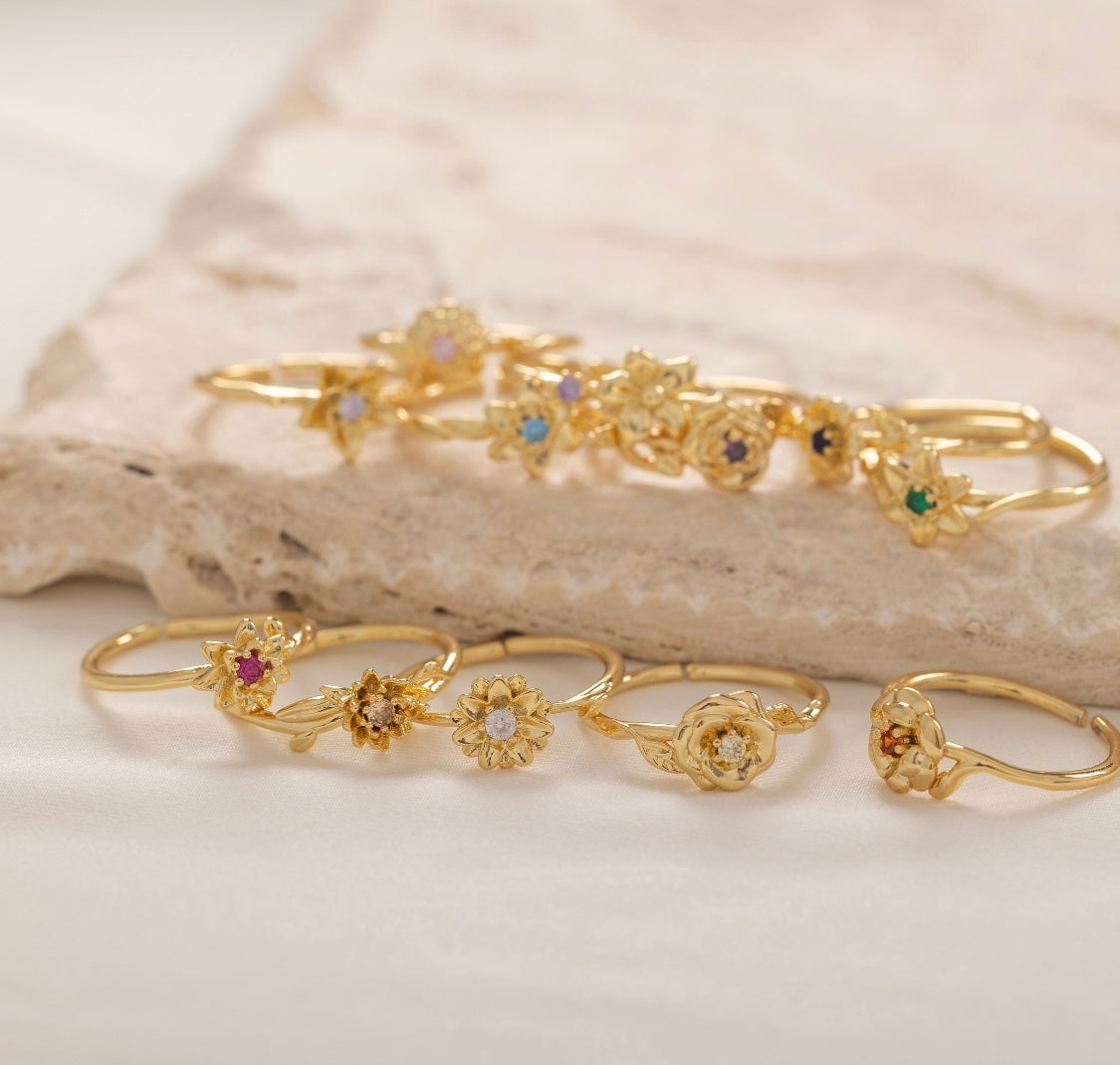 Anello fiore nascita oro