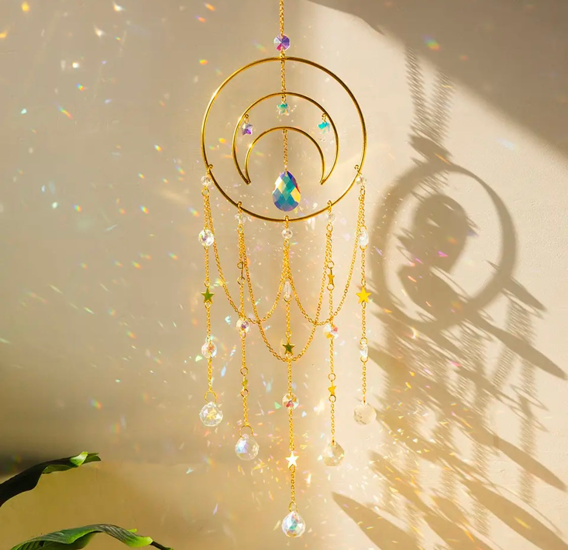 Goldener Regenbogenmacher mit Mond