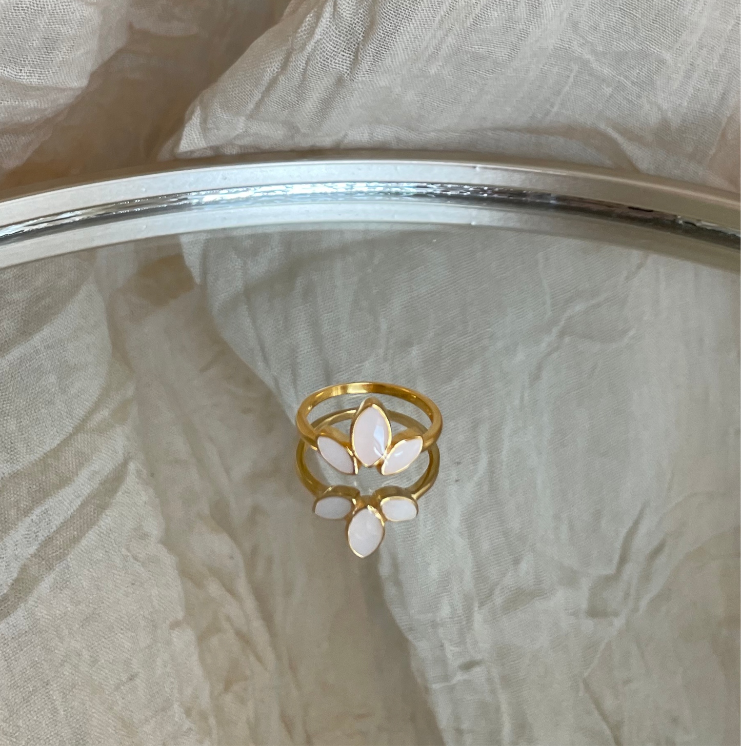 L'anello per il latte materno con fiore di loto - oro 14 carati