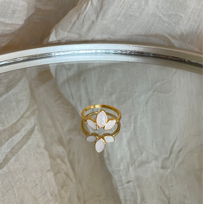 L'anello per il latte materno con fiore di loto - oro 14 carati