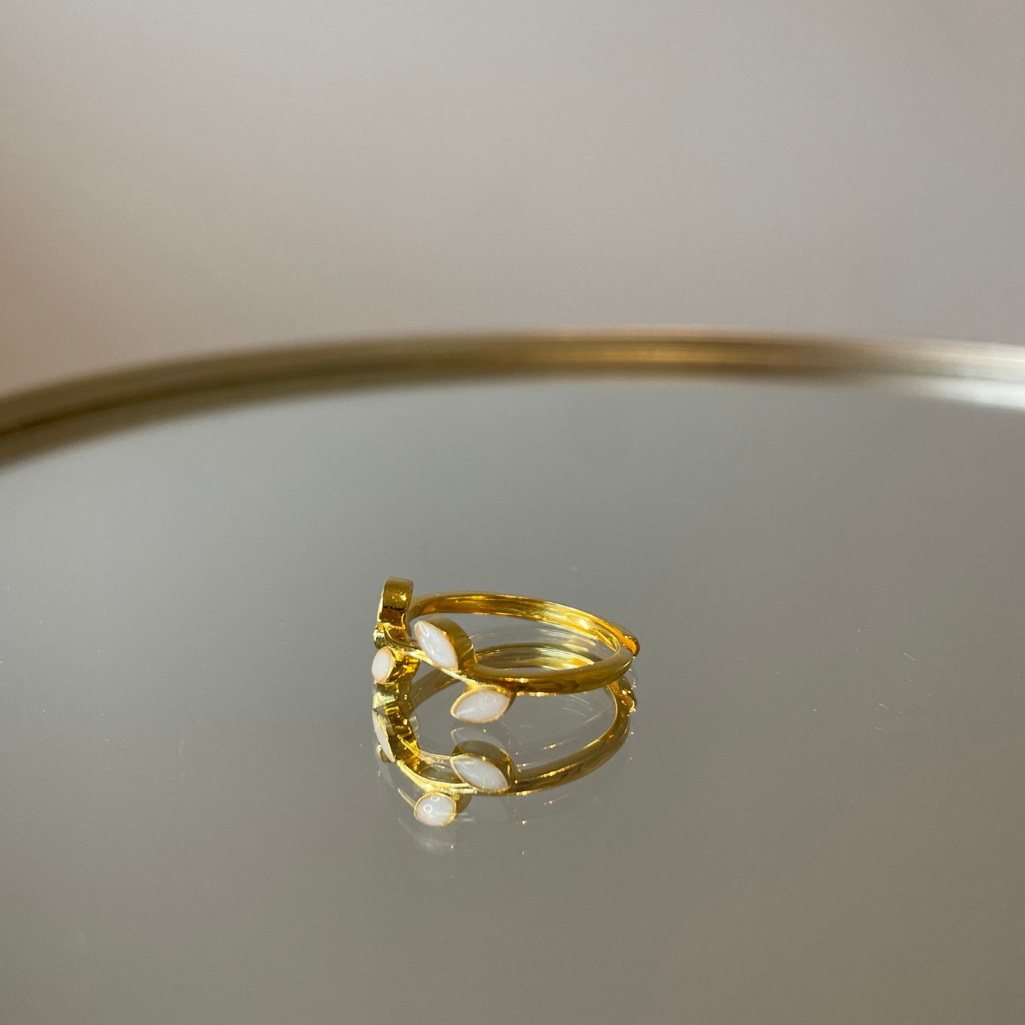 De leaf ring -  gold plated, rosé plated, zilver