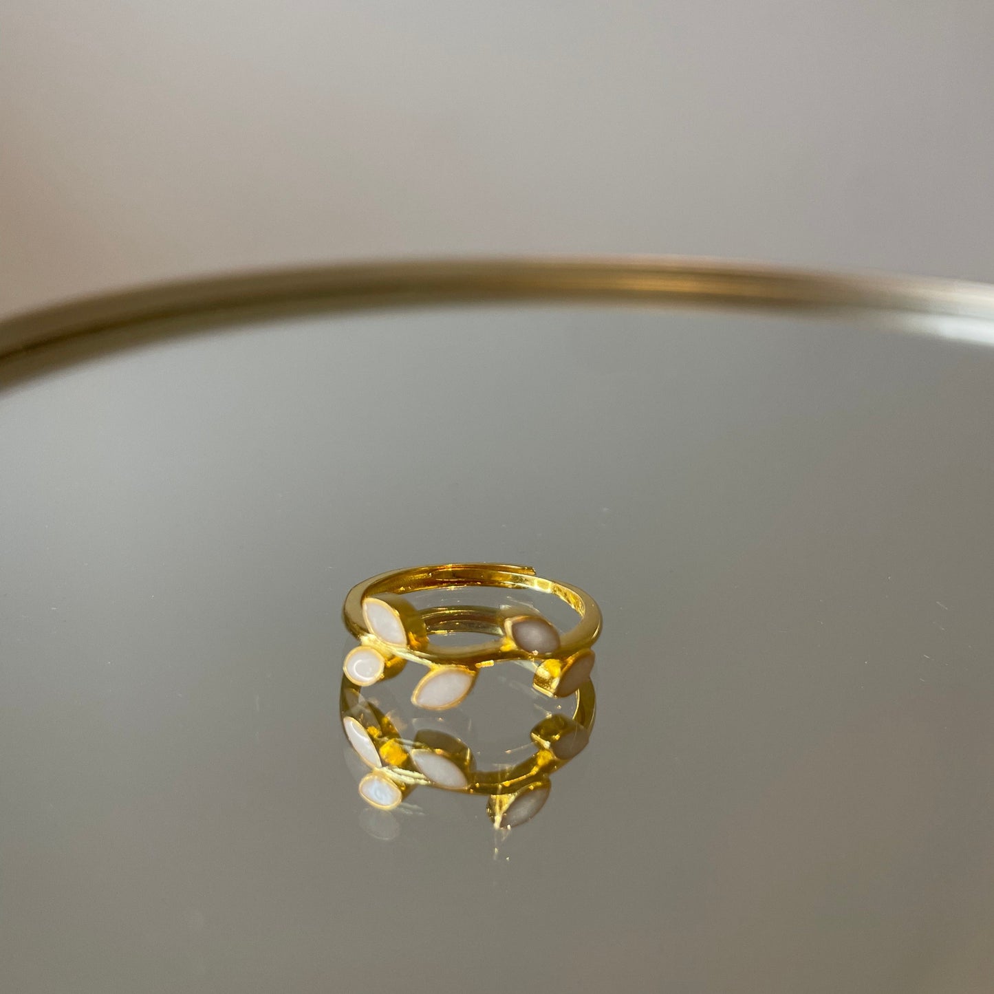De leaf ring -  gold plated, rosé plated, zilver
